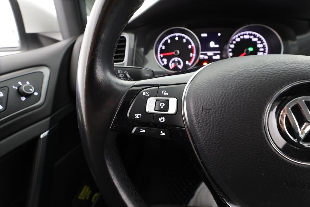 VOLKSWAGEN Golf 2020