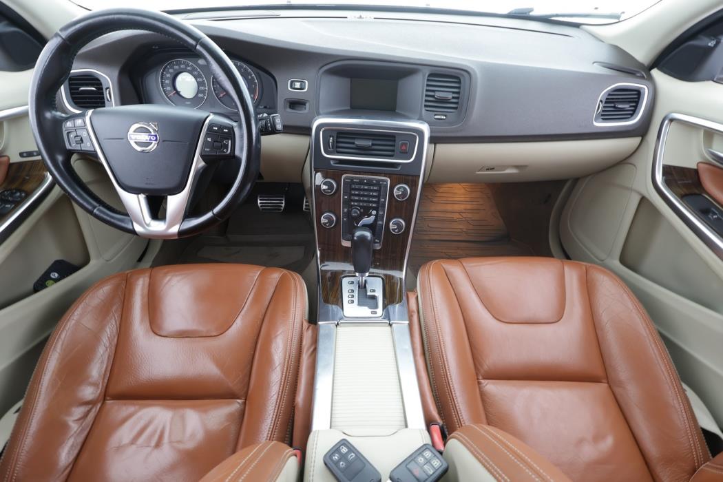 VOLVO V60 2011