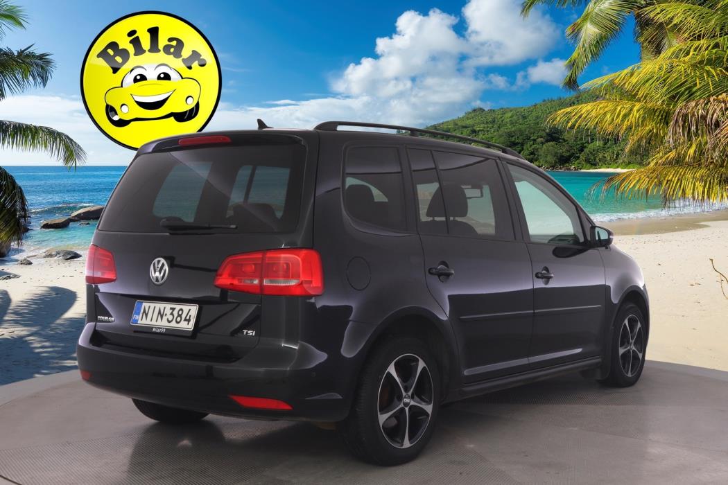 VOLKSWAGEN Touran 2012