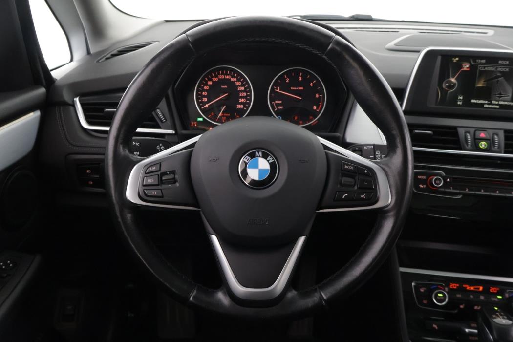 BMW 218 2016
