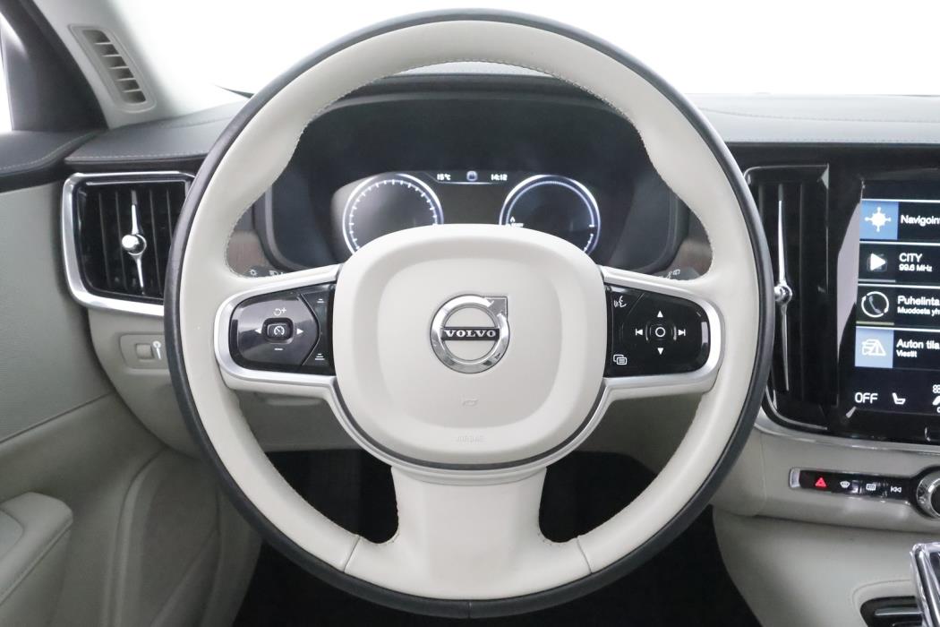 VOLVO V90 2021