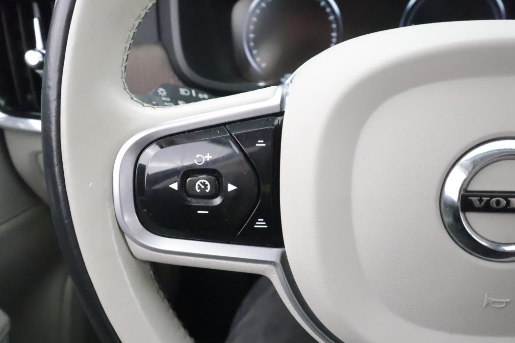 VOLVO V90 2021