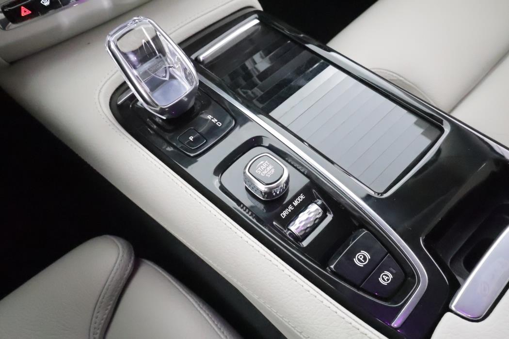 VOLVO V90 2021