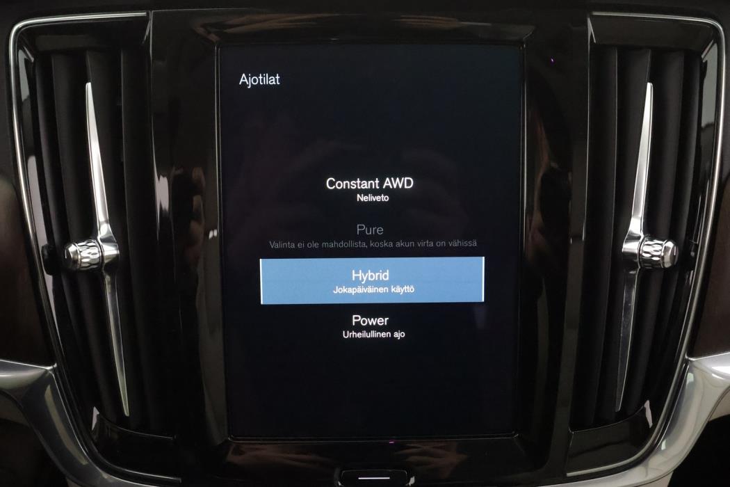 VOLVO V90 2021