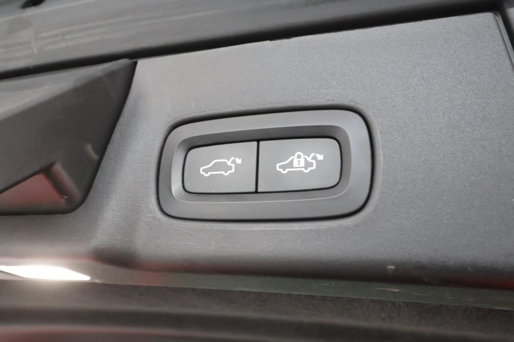 VOLVO V90 2021
