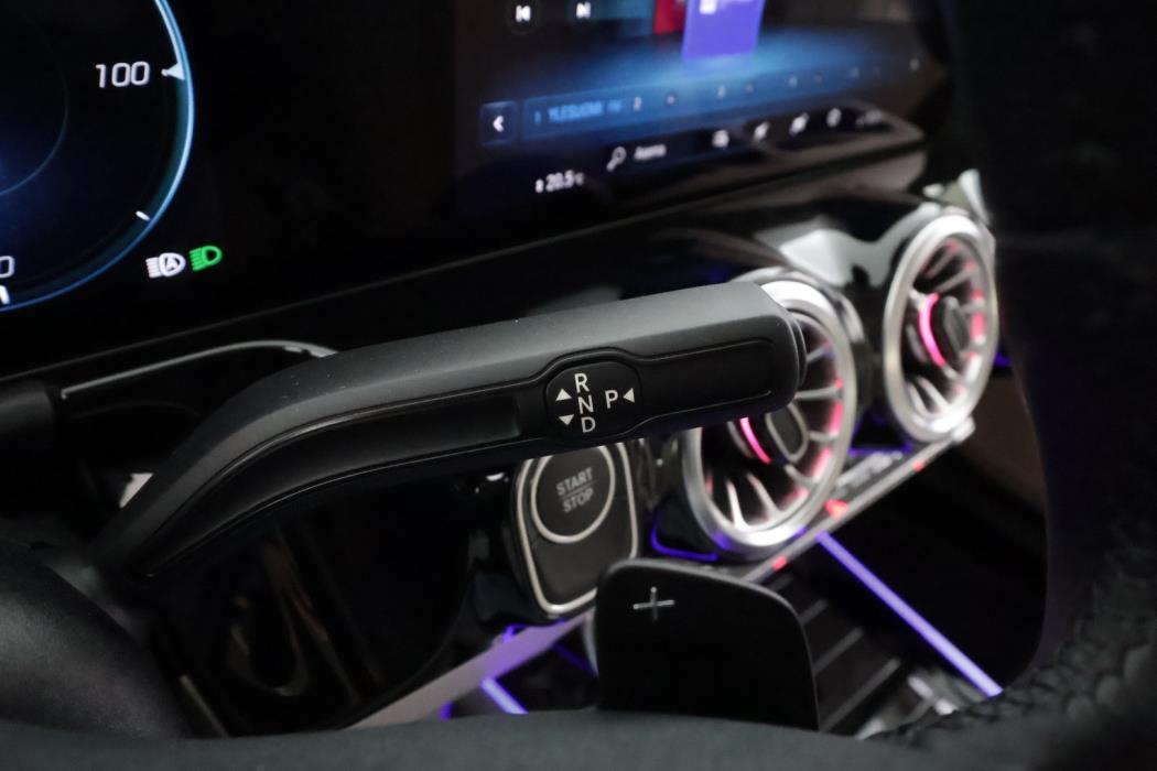 MERCEDES-BENZ EQA 2024