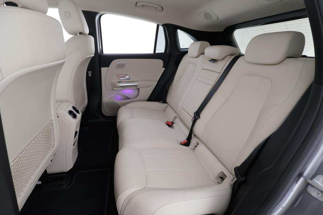 MERCEDES-BENZ EQA 2024