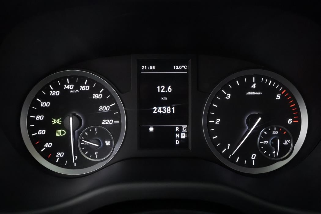 MERCEDES-BENZ VITO 2024