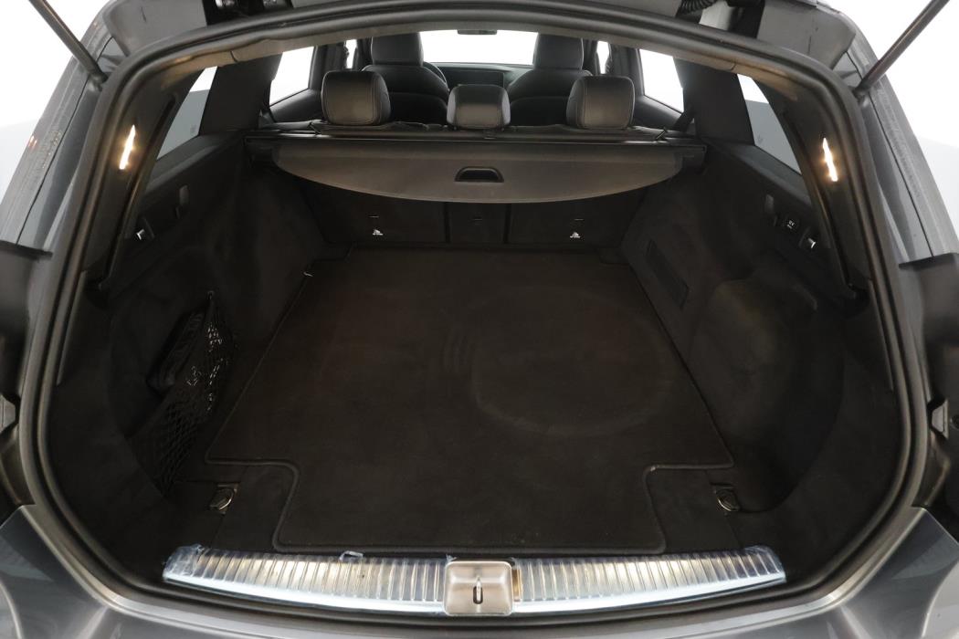 MERCEDES-BENZ E 2019