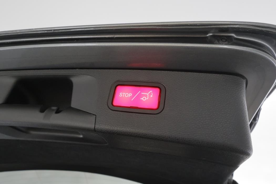 MERCEDES-BENZ E 2019