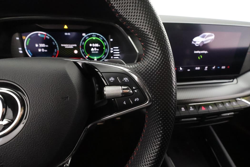 SKODA OCTAVIA RS 2024