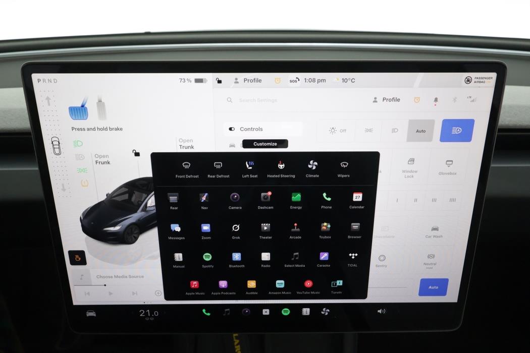 TESLA MODEL 3 2024