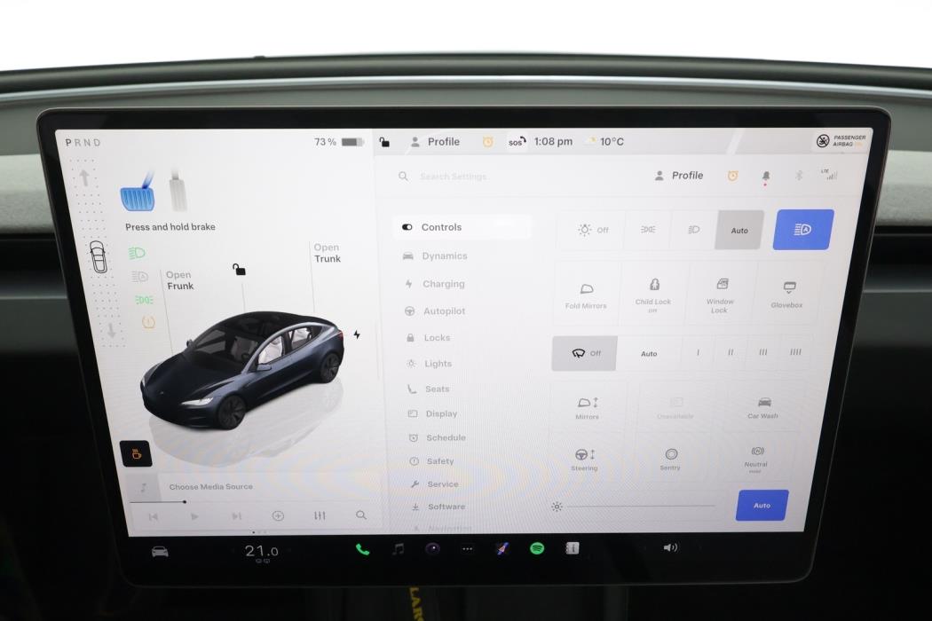 TESLA MODEL 3 2024