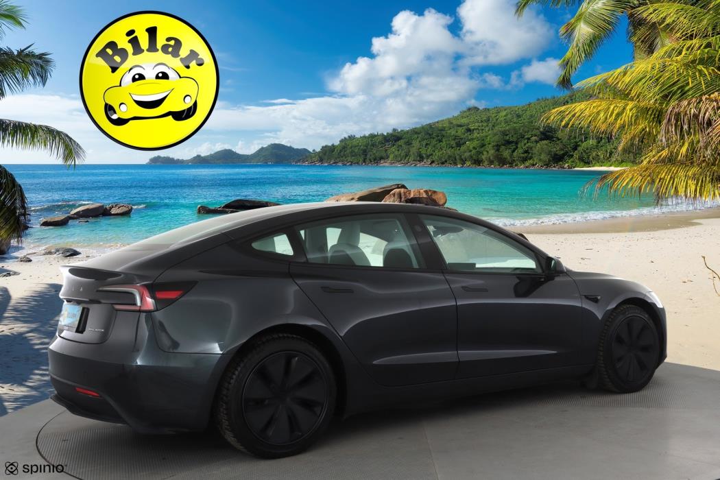 TESLA MODEL 3 2024