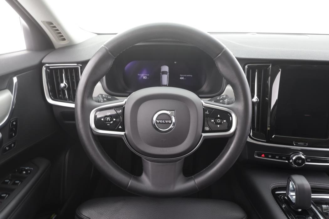 VOLVO V90 2023