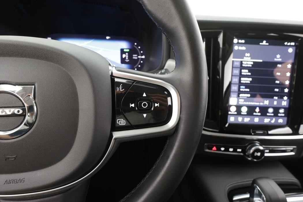 VOLVO V90 2023