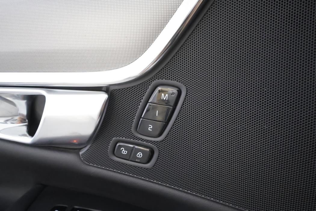 VOLVO V90 2023
