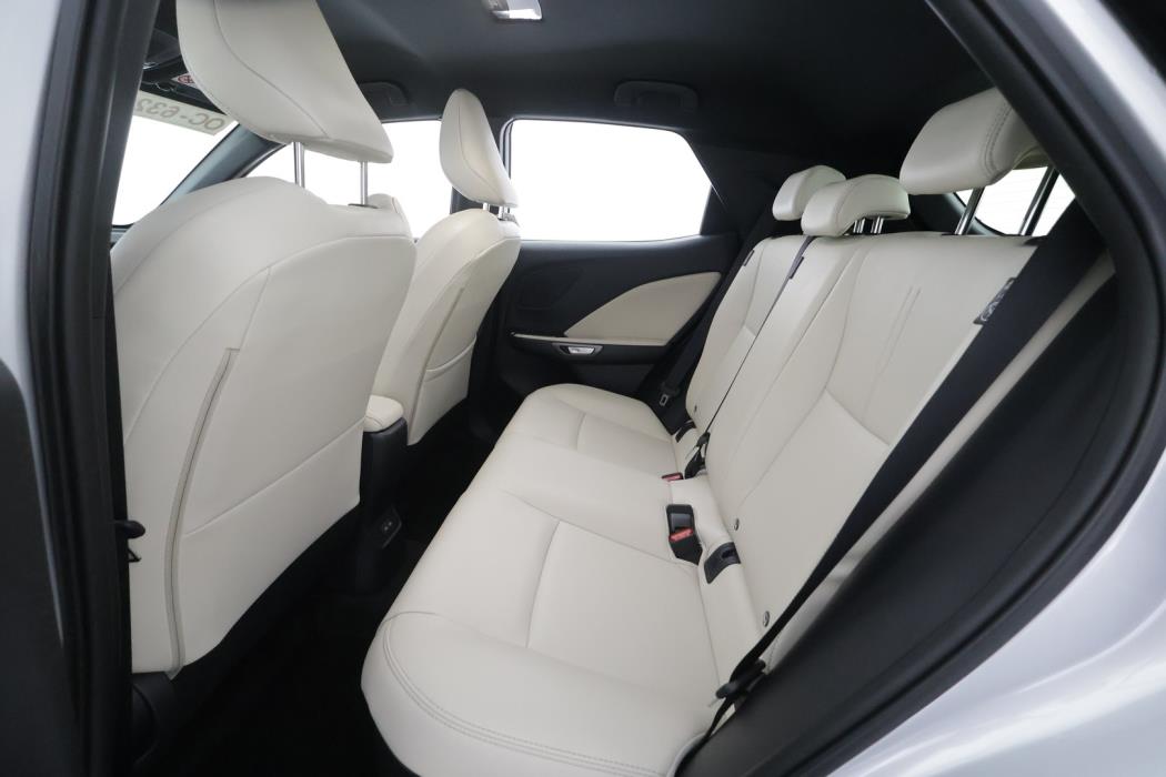 LEXUS LBX 2024