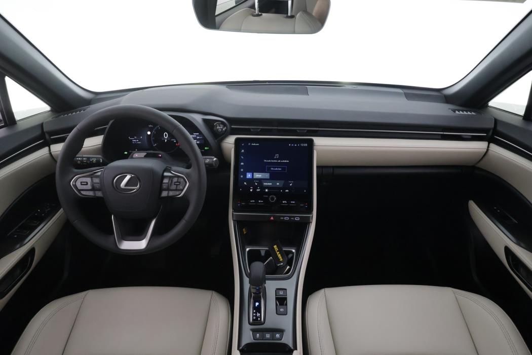 LEXUS LBX 2024