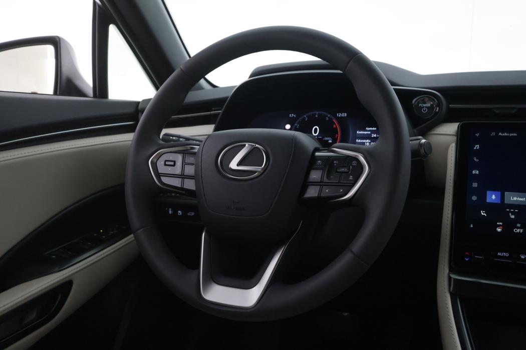 LEXUS LBX 2024