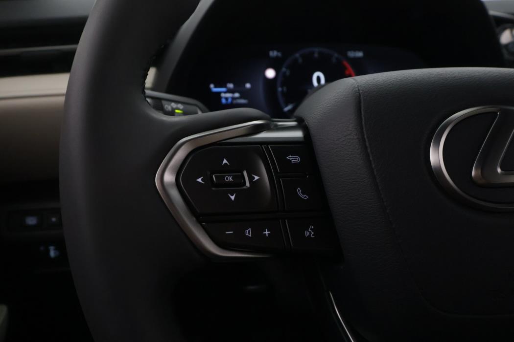 LEXUS LBX 2024