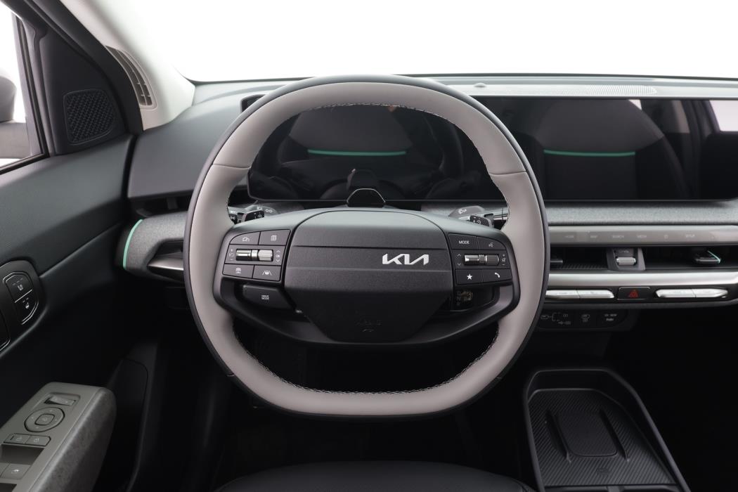 KIA EV4 2026