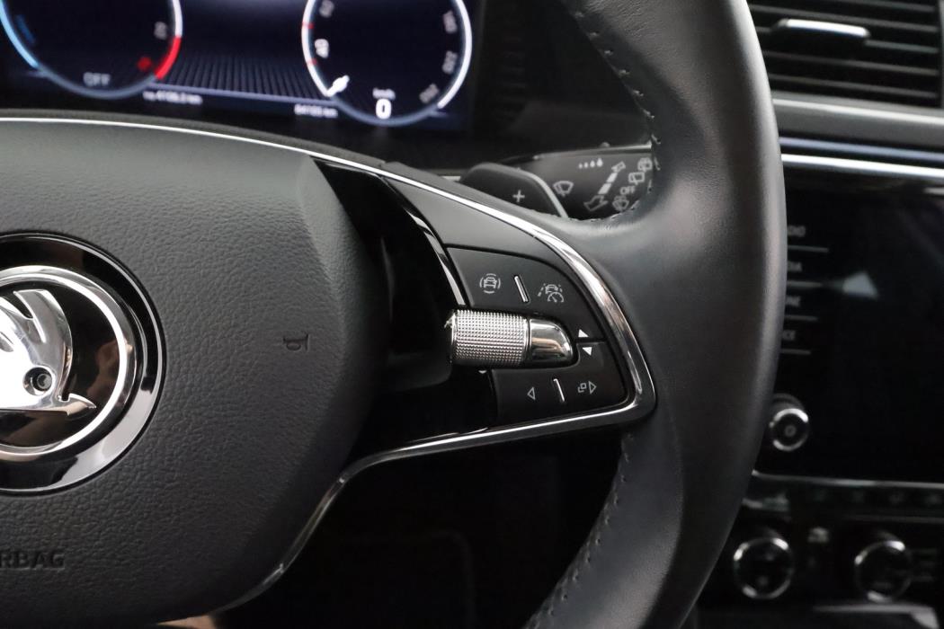 SKODA SUPERB 2023