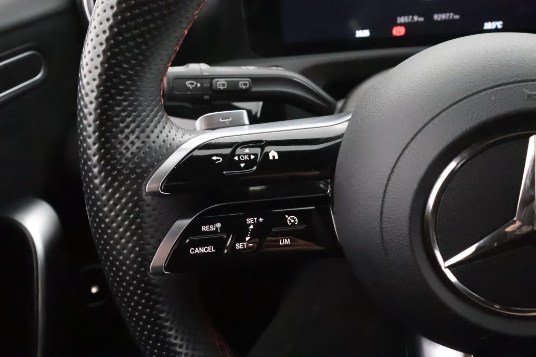 MERCEDES-BENZ A 2023