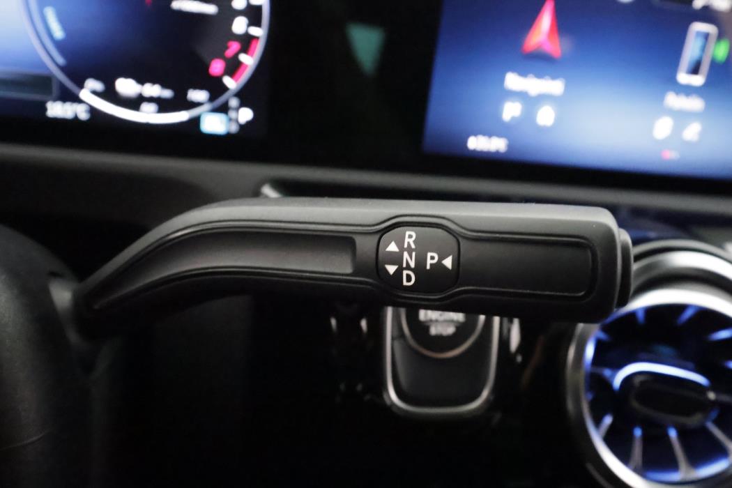 MERCEDES-BENZ A 2023