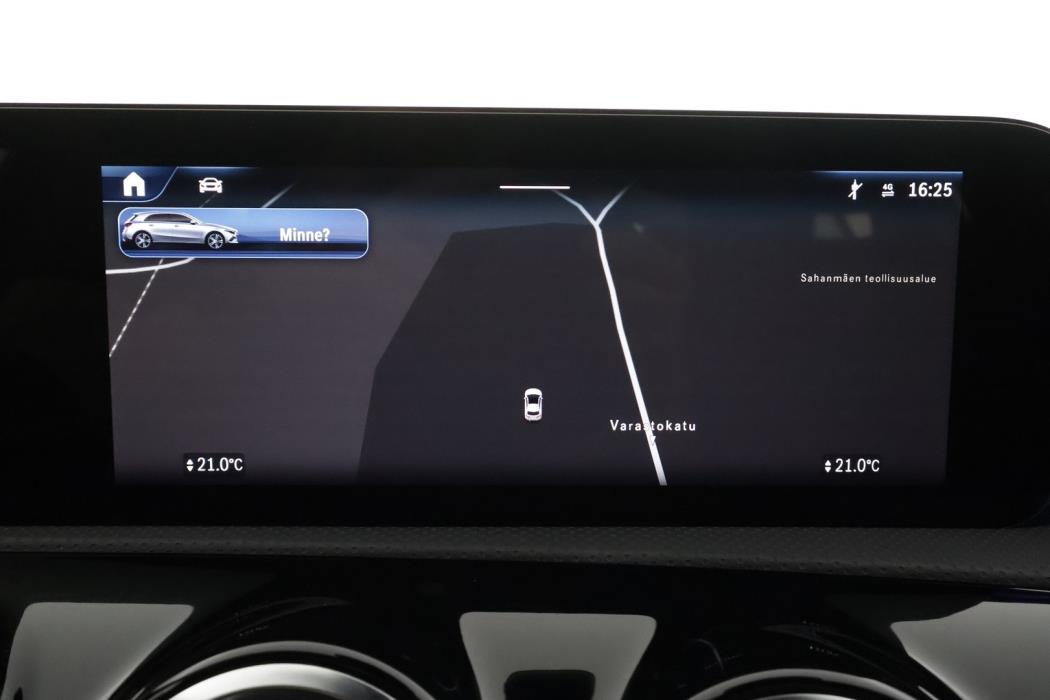 MERCEDES-BENZ A 2023