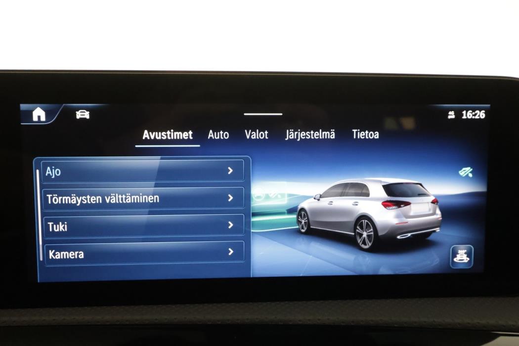 MERCEDES-BENZ A 2023