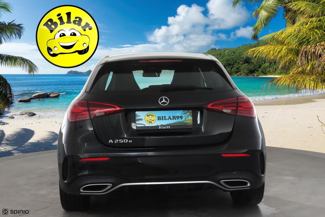 MERCEDES-BENZ A 2023