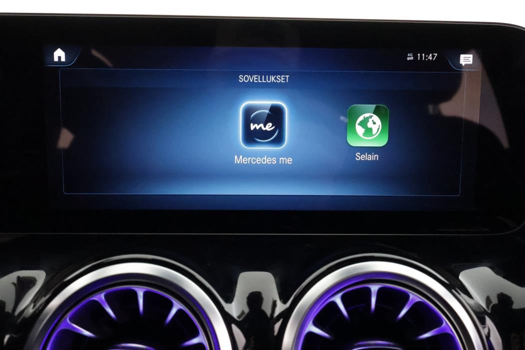 MERCEDES-BENZ EQA 2023