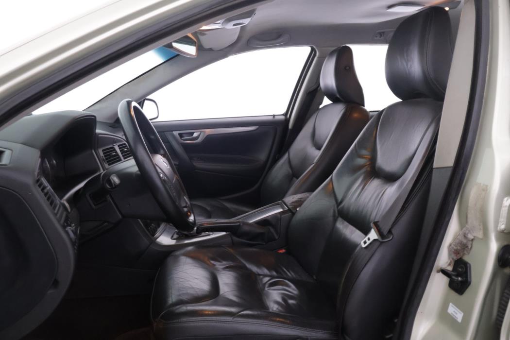 VOLVO V70 2005