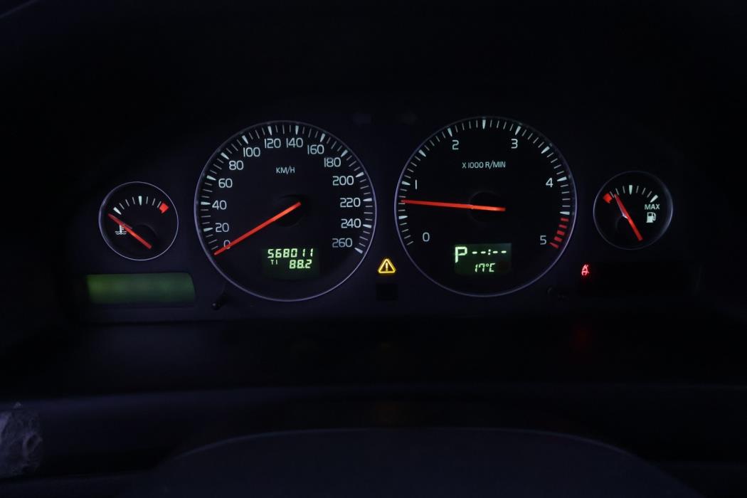 VOLVO V70 2005