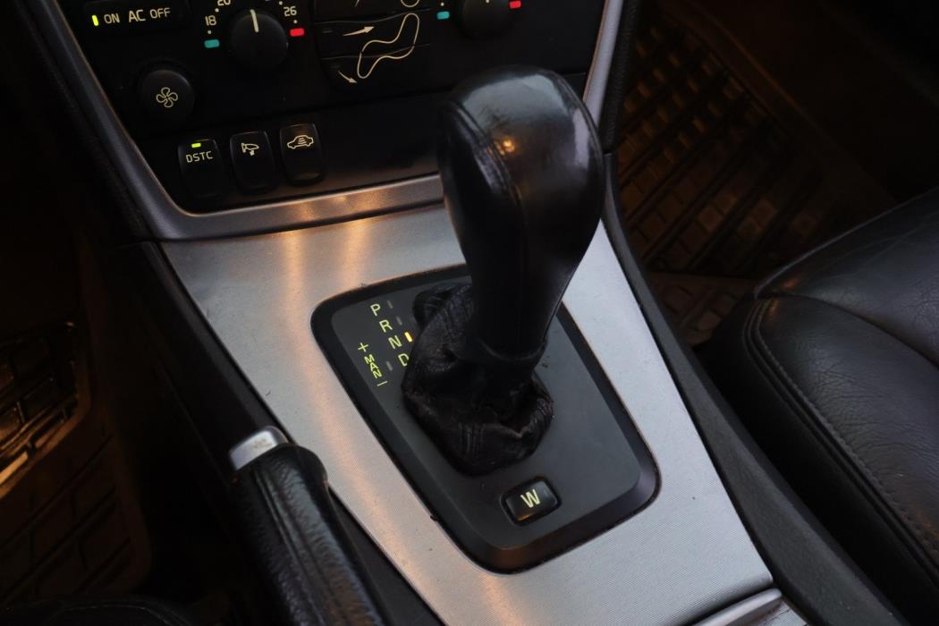 VOLVO V70 2005