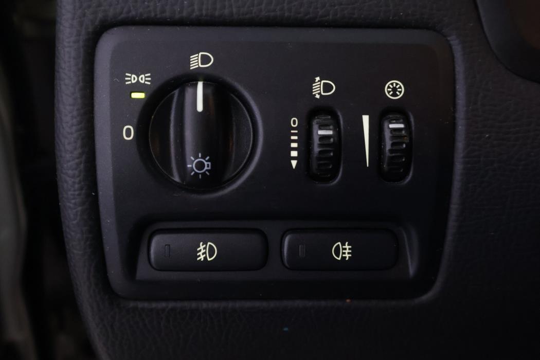 VOLVO V70 2005