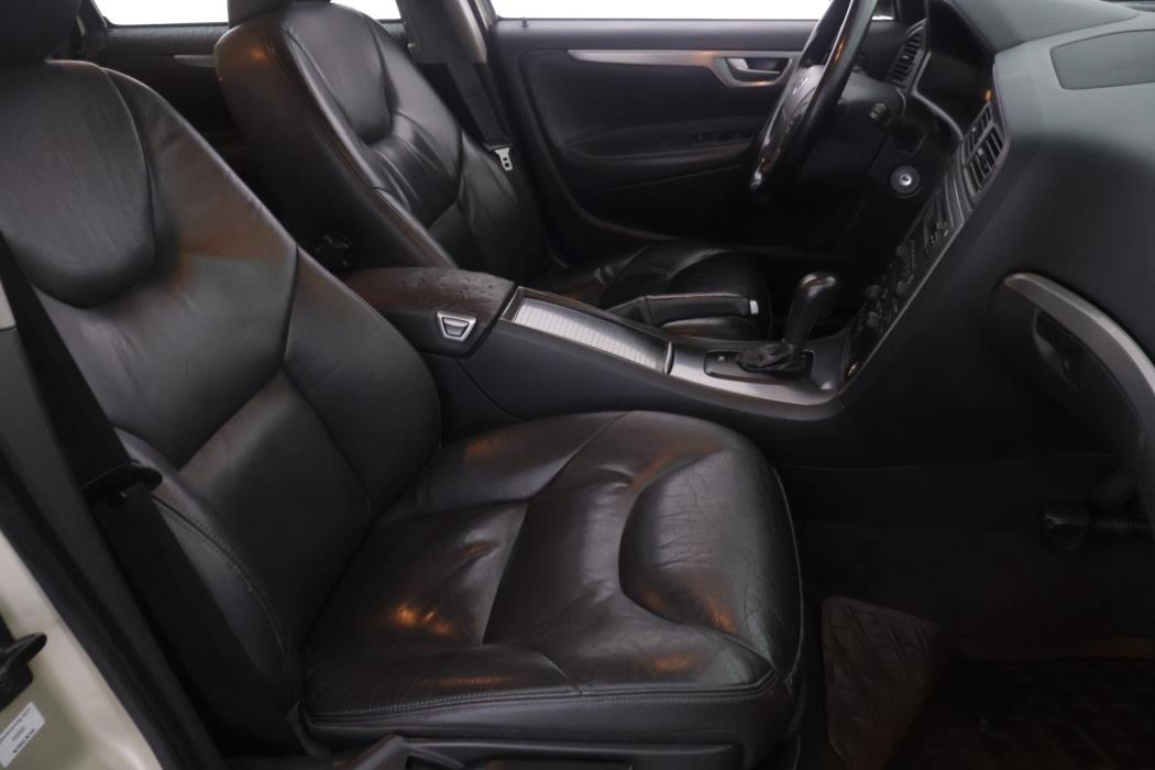 VOLVO V70 2005