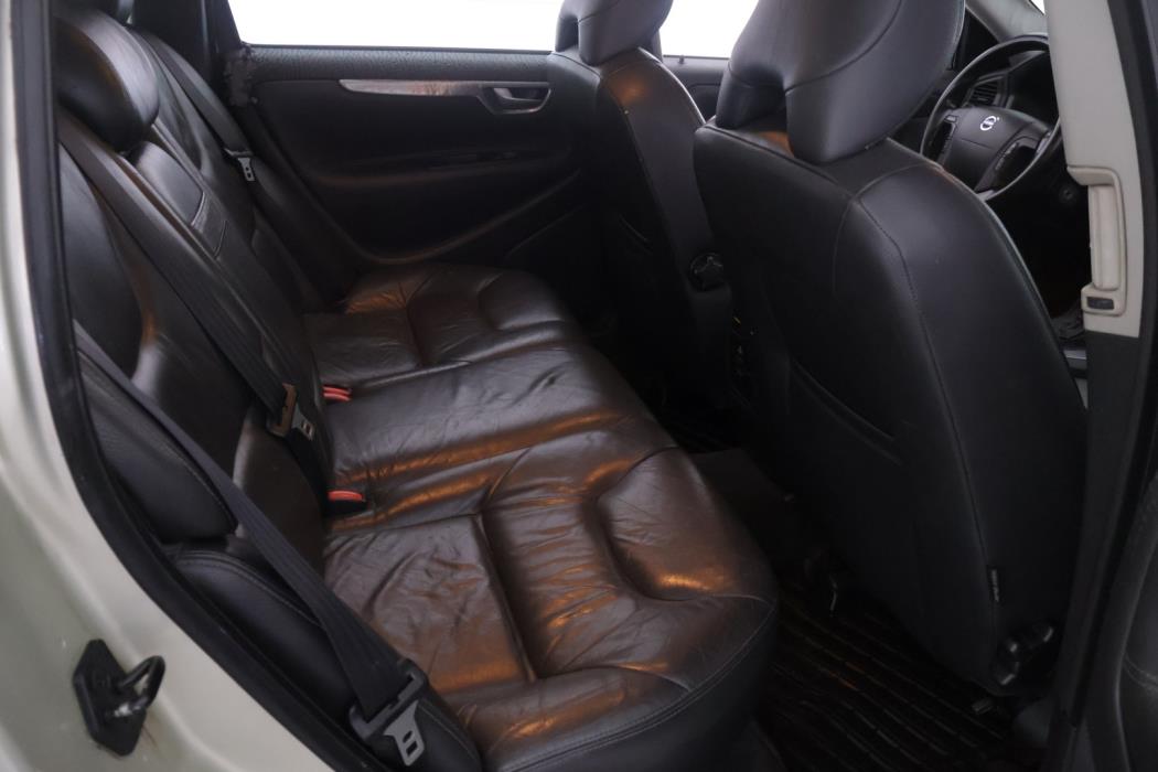 VOLVO V70 2005