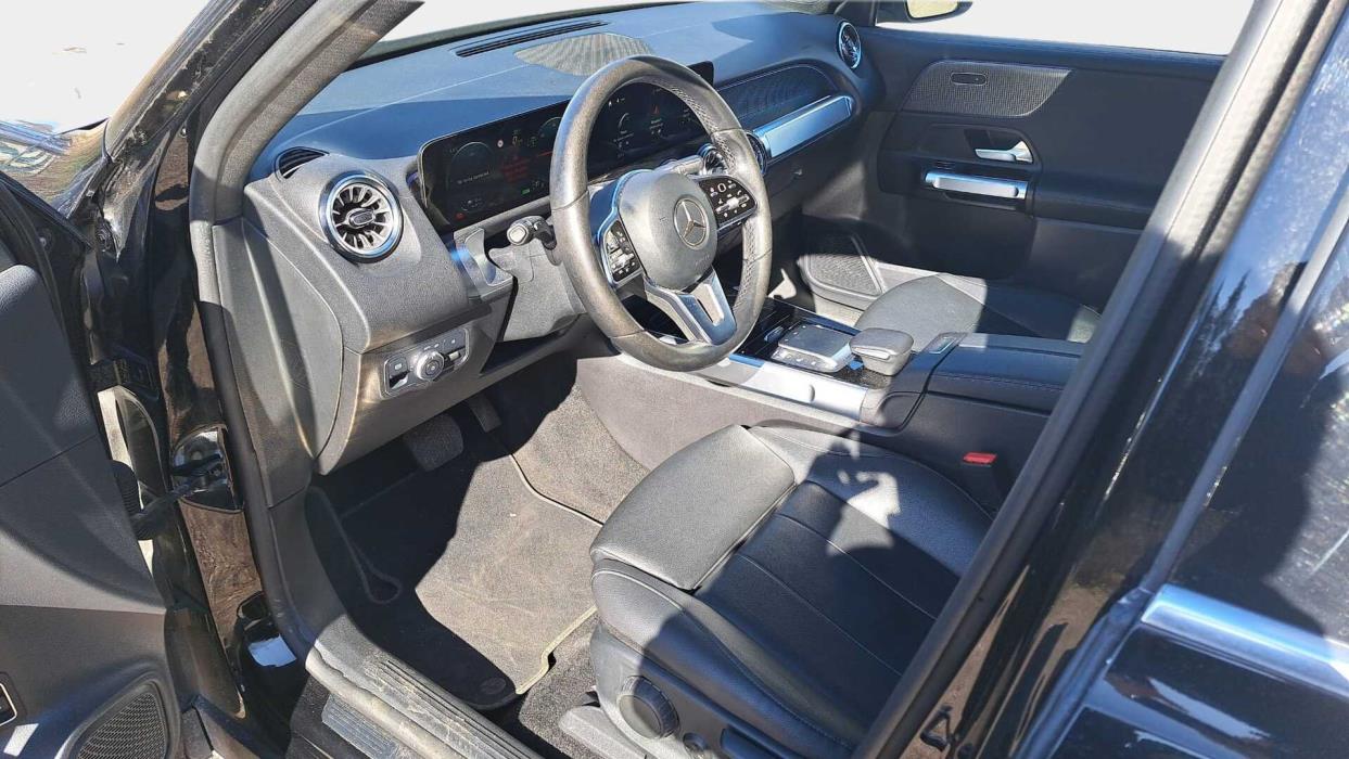 MERCEDES-BENZ EQB 2023