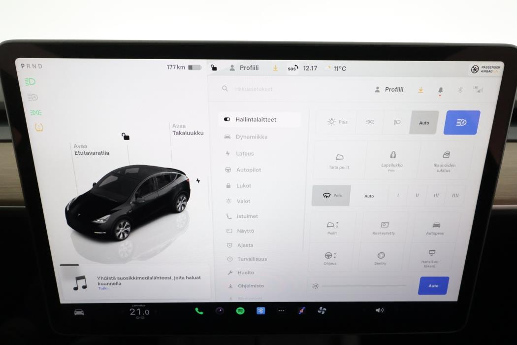 TESLA Model Y 2024