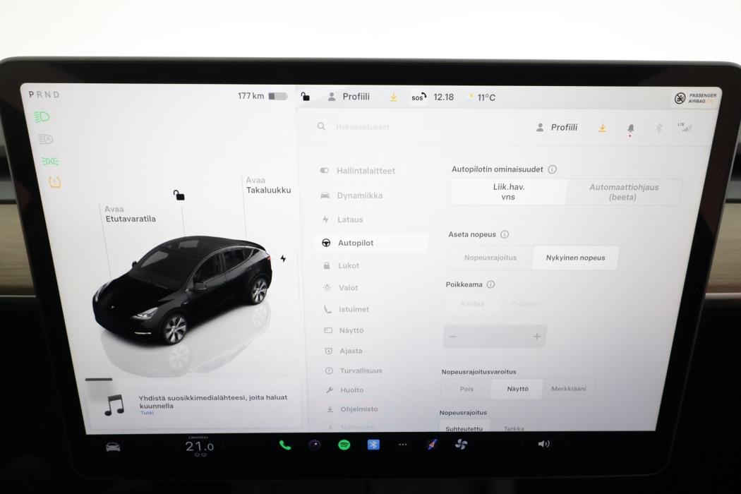 TESLA Model Y 2024