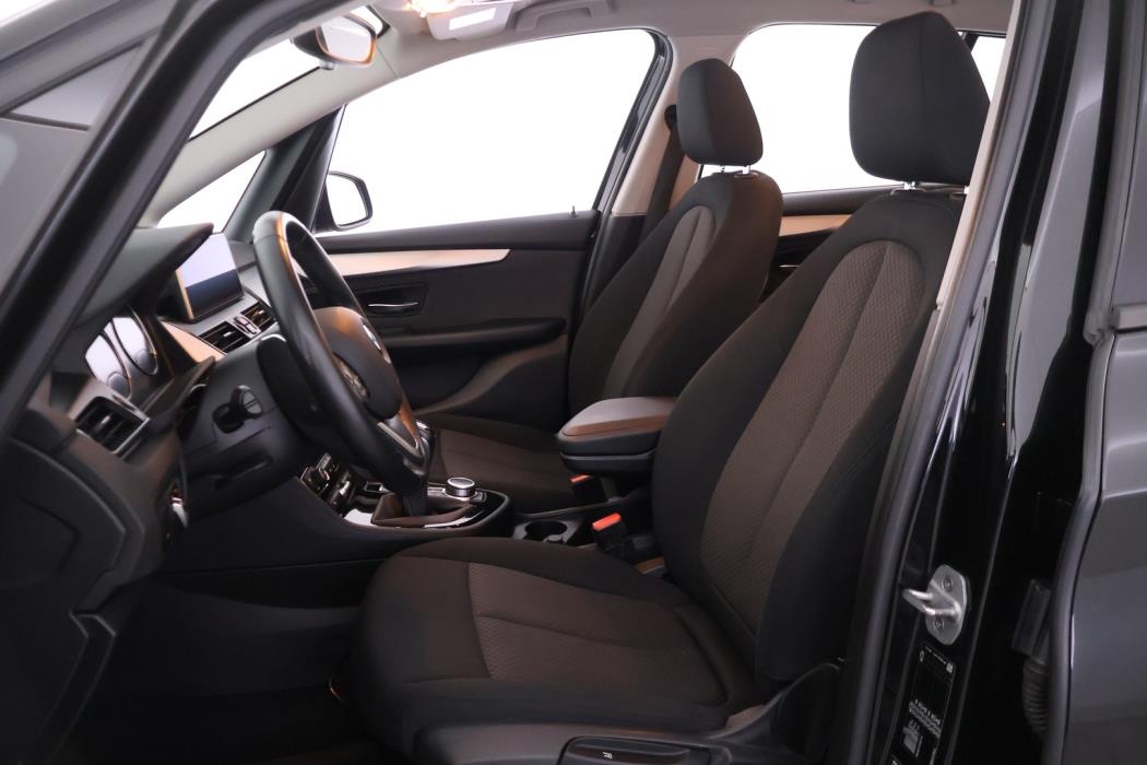 BMW 216 2020
