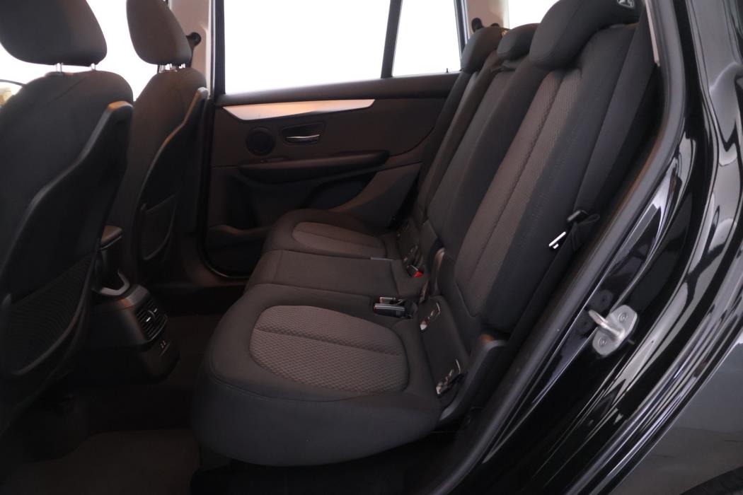 BMW 216 2020