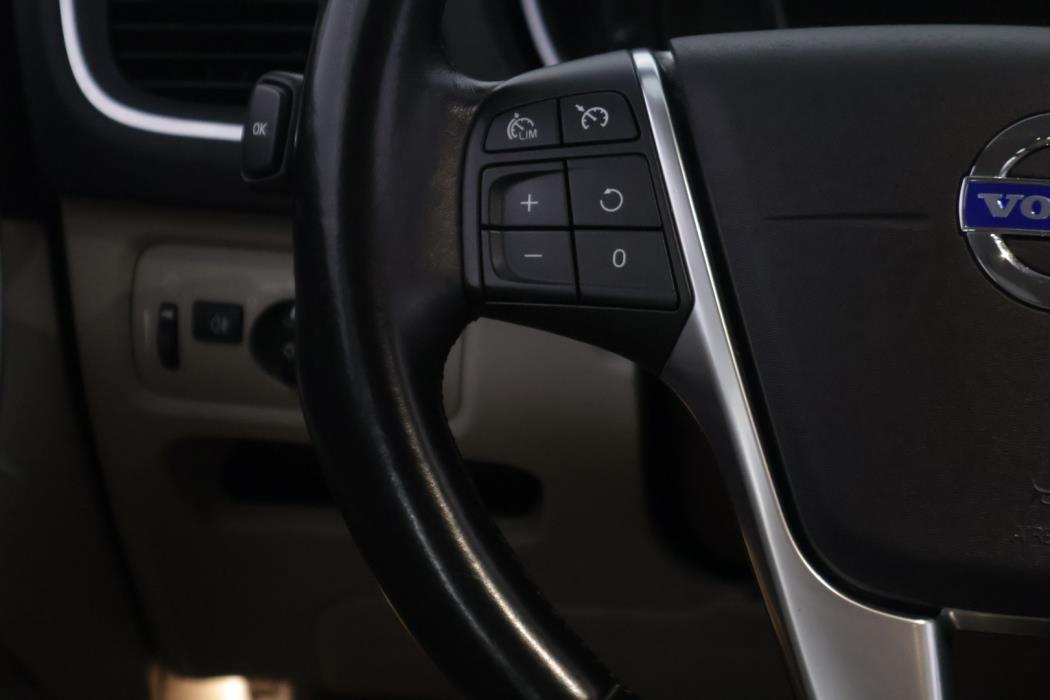 VOLVO V40 Cross Country 2015