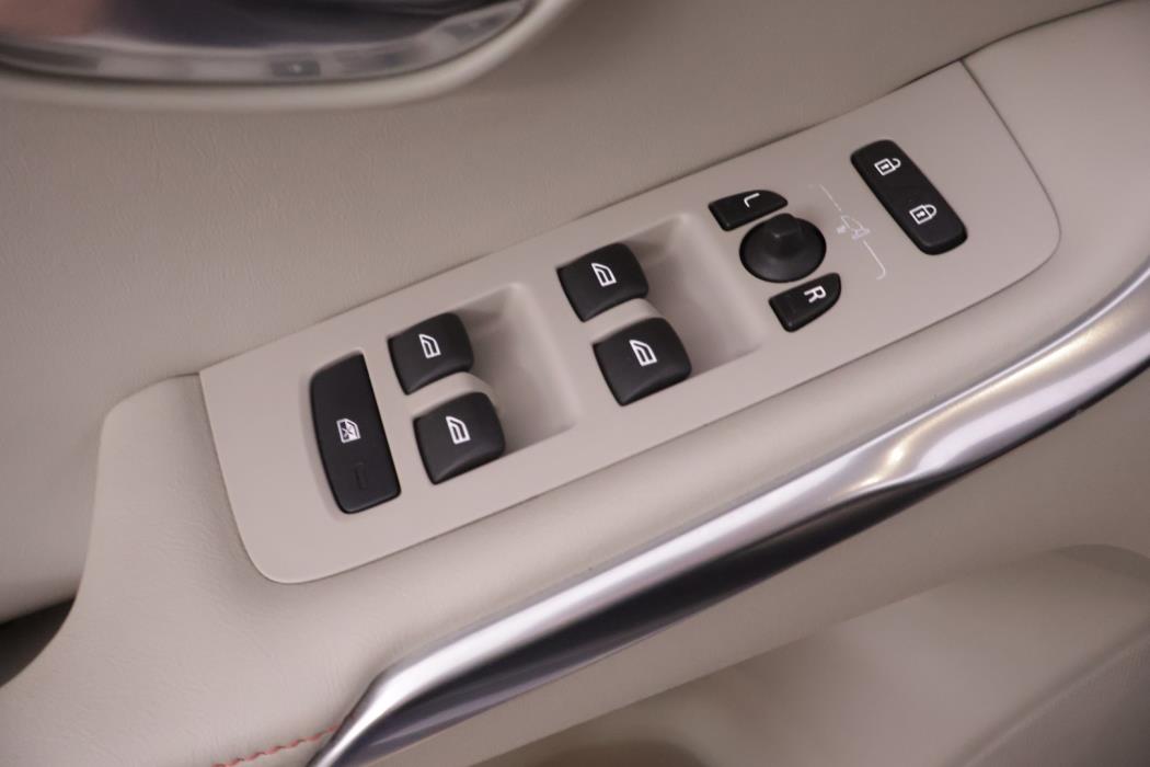 VOLVO V40 Cross Country 2015