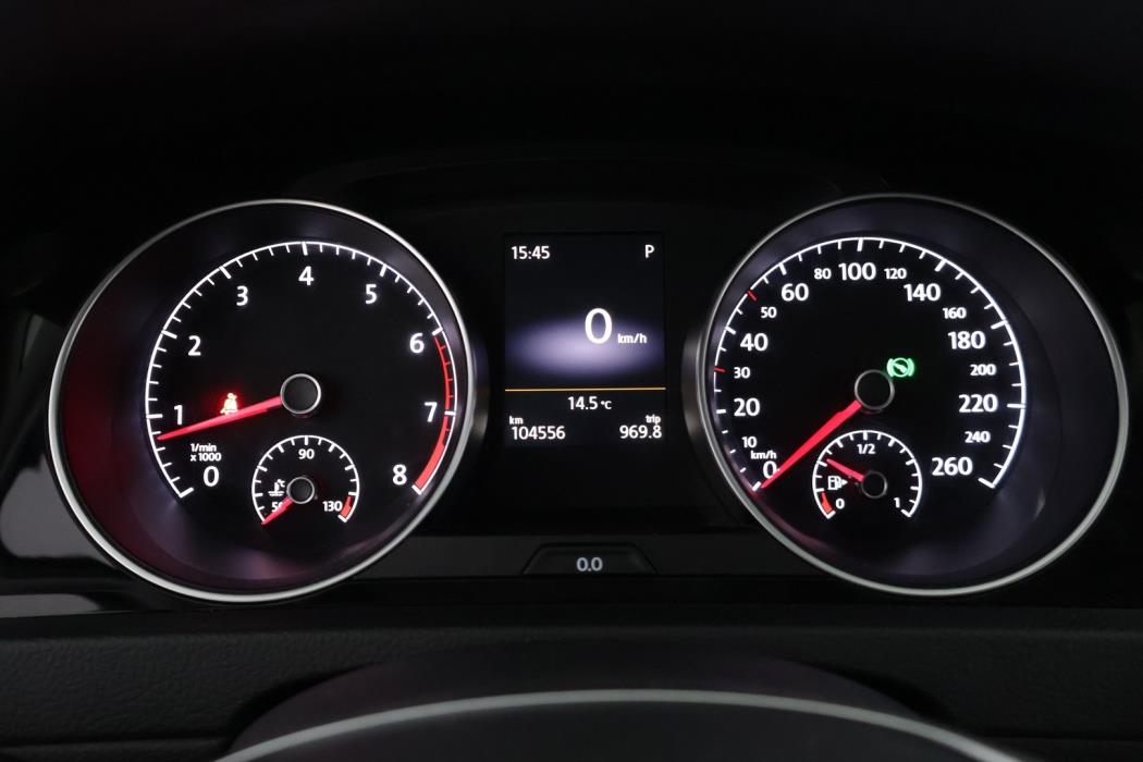 VOLKSWAGEN Golf 2016