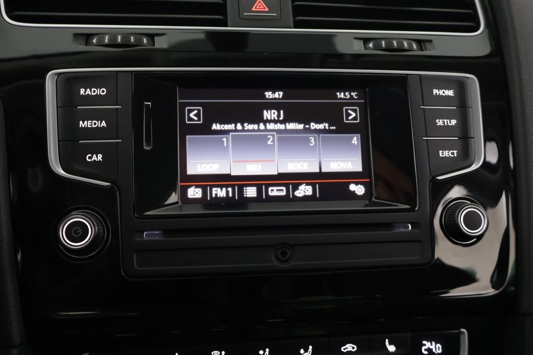 VOLKSWAGEN Golf 2016