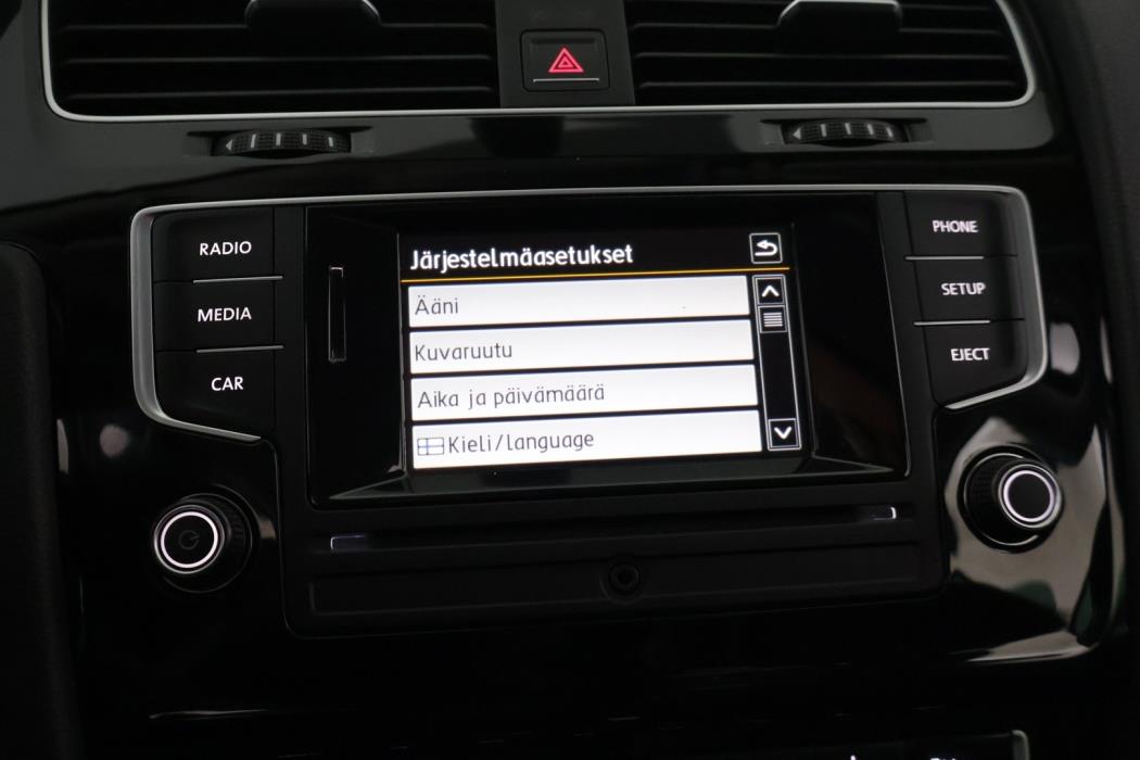 VOLKSWAGEN Golf 2016