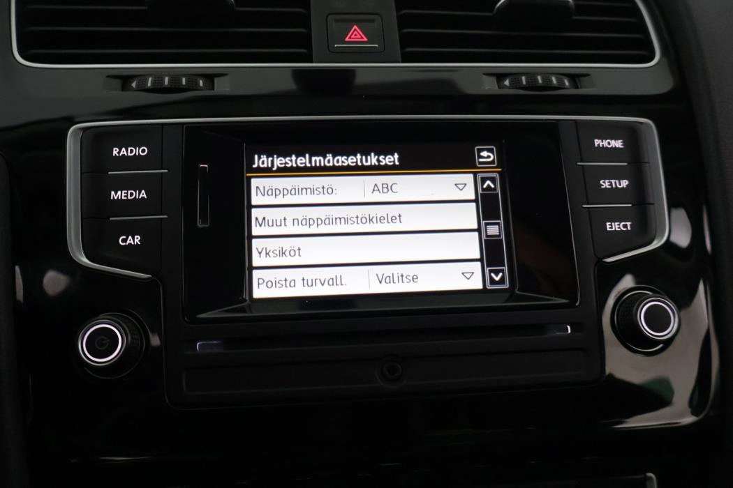 VOLKSWAGEN Golf 2016